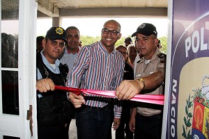 El alcalde junto a autoridades municipales y de seguridad inauguró la nueva Oficina de Seguridad 