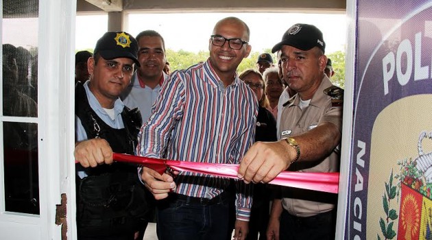 El alcalde junto a autoridades municipales y de seguridad inauguró la nueva Oficina de Seguridad