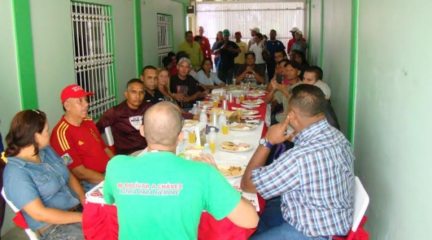 El alcalde sostuvo un desayuno con los dirigentes sociales para detectar los problemas de la comunidad