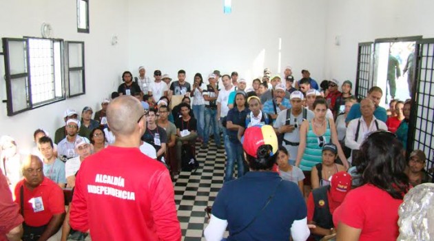 Previamente las autoridades ofrecieron una charla para orientar a los fotógrafos en cuanto a las bases del concurso