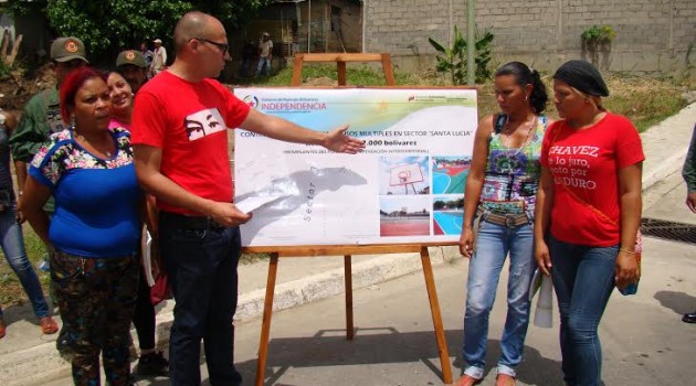 El alcalde dio inicio a los trabajos de la cancha en una primera fase