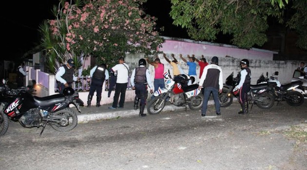 Los efectivos inspeccionaron establecimientos de expendios de licores