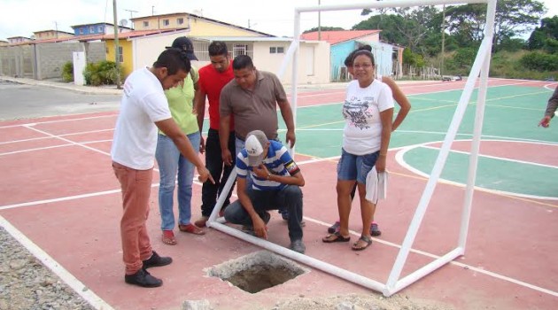 Álvaro Silva, rechazó los hechos vandálicos junto vecinos de la comunidad