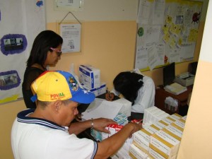 La directora de Desarrollo Social se apersonó al  Hospital Pediátrico Niño Jesús para hacer entrega de los medicamentos e insumos 