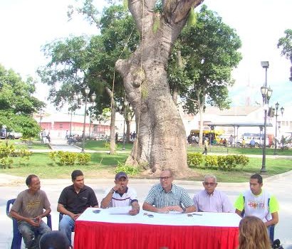 El alcalde José Mujica junto a Said Gutiérrez director de Ambiente