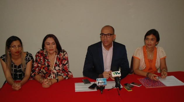 El mandatario municipal estuvo acompañado de la profesora Liliana Godoy coordinadora técnica de proyecto a nivel nacional