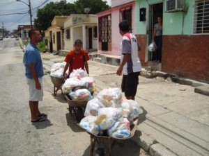 La Red de Abastecimiento Popular (CLAP), el poder popular y de las instituciones involucradas distribuye semanalmente más de 800 mil kilos de alimentos en los 14 municipios